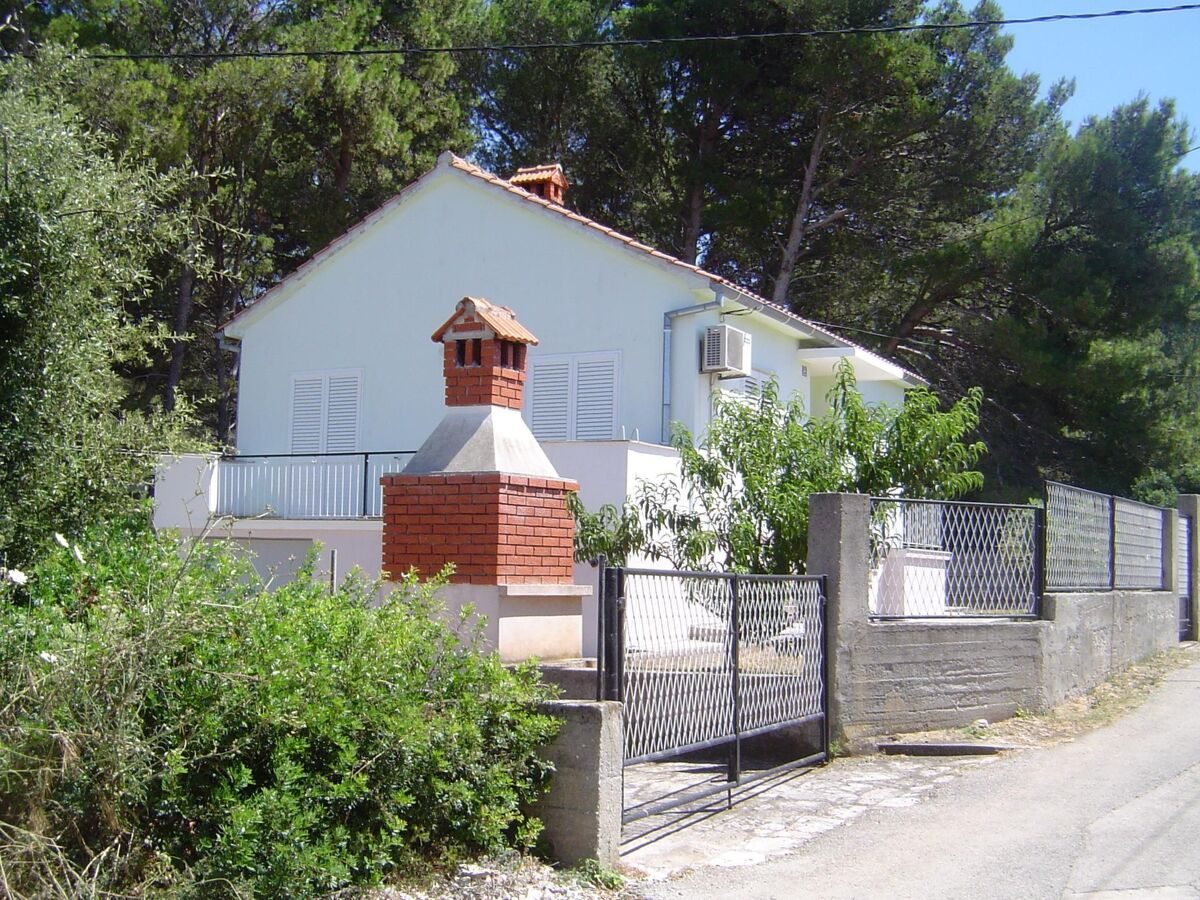 Maison 50 m de la mer à Ugljan, terrasse et jardin - Photo 1