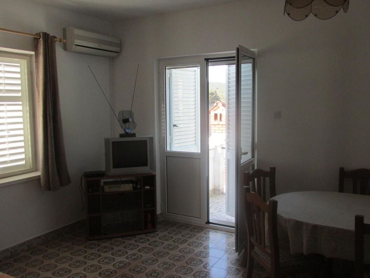 Maison 50 m de la mer à Ugljan, terrasse et jardin - Photo 7