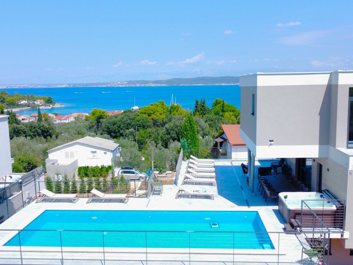 Villa Supreme Pasman - maison 6 chambres, piscine chauffée, plage 400m - Photo 11