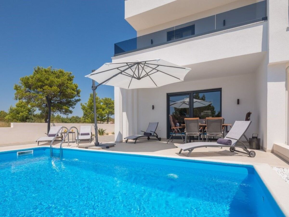 Villa Nadija à Vodice : piscine chauffée, 1 km de la plage - Photo 1
