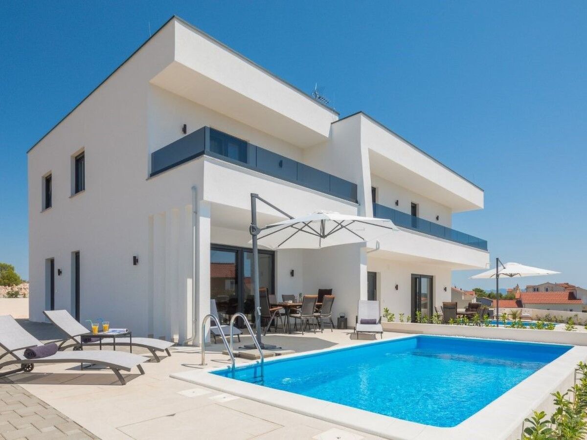 Villa Nadija à Vodice : piscine chauffée, 1 km de la plage - Photo 5