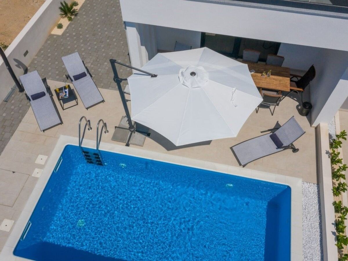 Villa Nadija à Vodice : piscine chauffée, 1 km de la plage - Photo 6