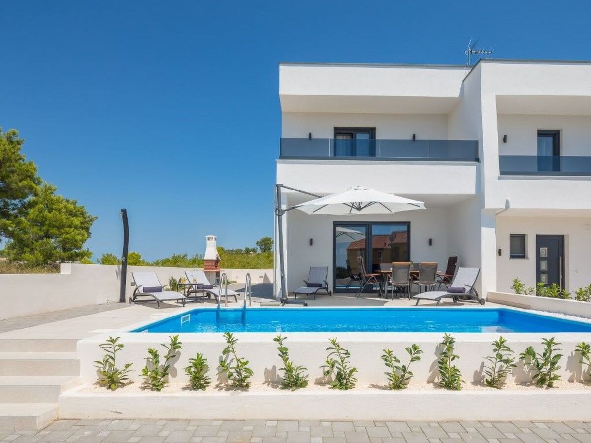 Villa Nadija à Vodice : piscine chauffée, 1 km de la plage - Photo 7