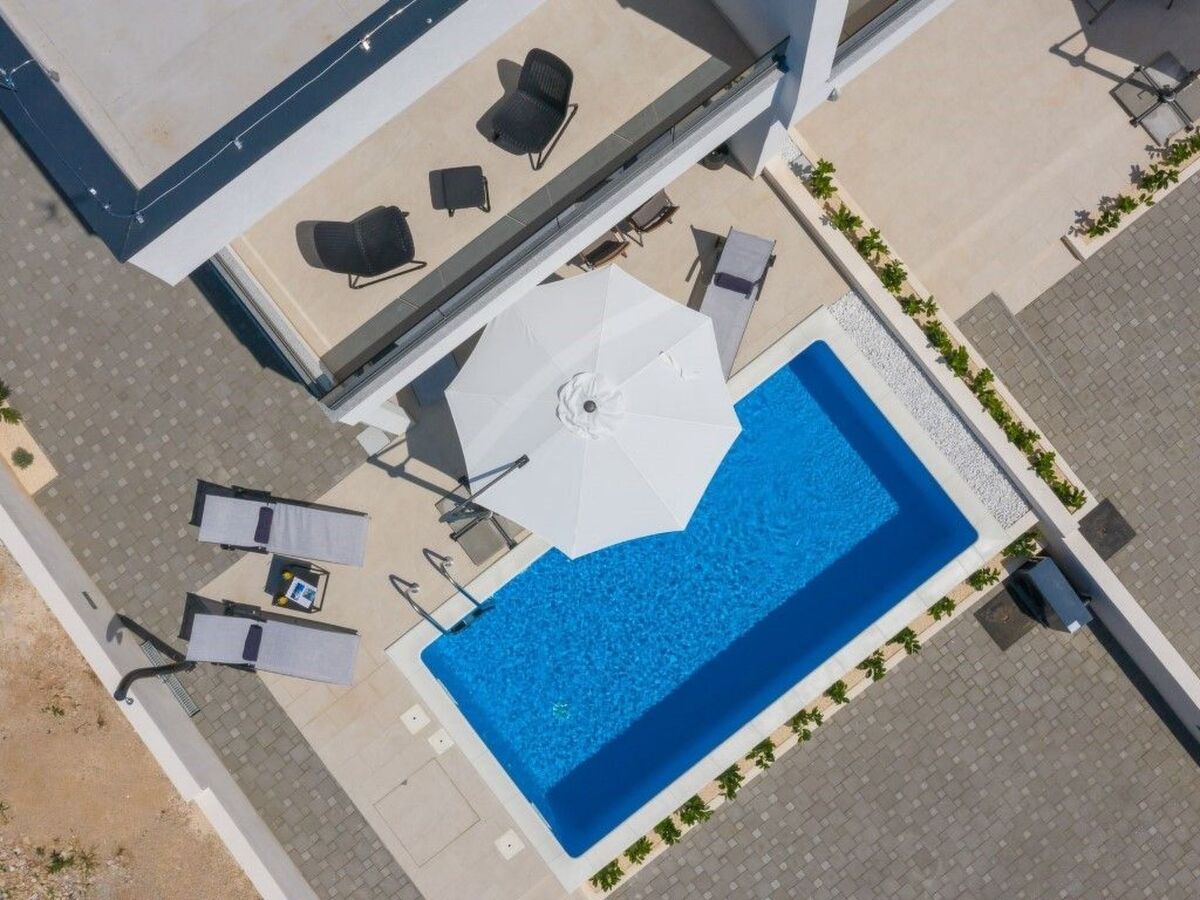 Villa Nadija à Vodice : piscine chauffée, 1 km de la plage - Photo 9