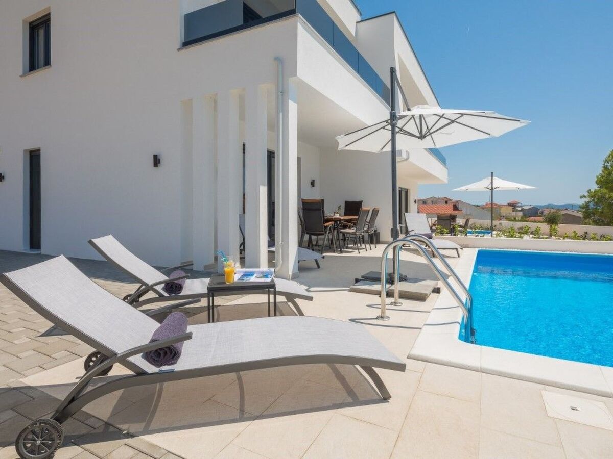 Villa Nadija à Vodice : piscine chauffée, 1 km de la plage - Photo 10