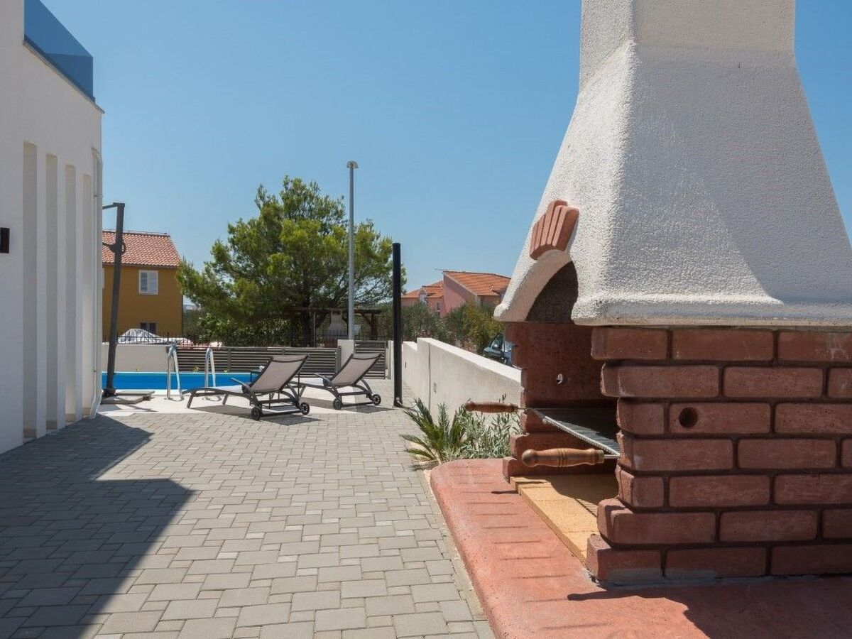 Villa Nadija à Vodice : piscine chauffée, 1 km de la plage - Photo 12