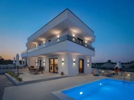 Villa Bettina à Vodice : maison 6 pers. avec piscine