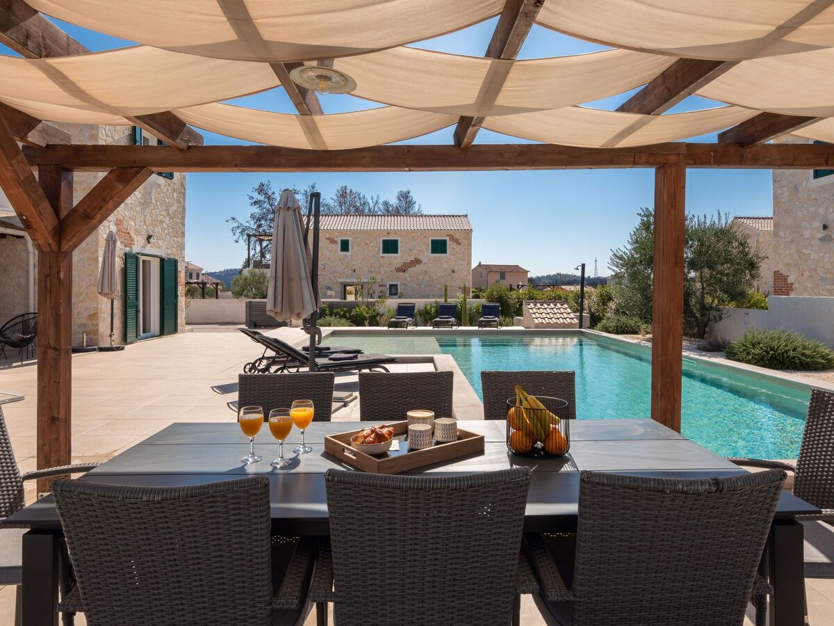 Villa Vallis, maison 8 pers. avec jacuzzi à Zaton - Photo 1