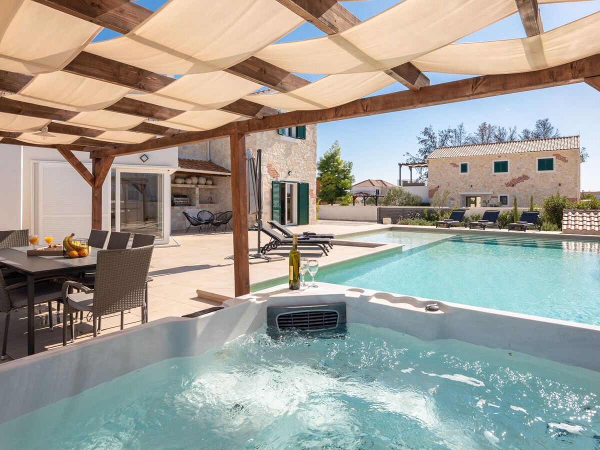 Villa Vallis, maison 8 pers. avec jacuzzi à Zaton - Photo 3