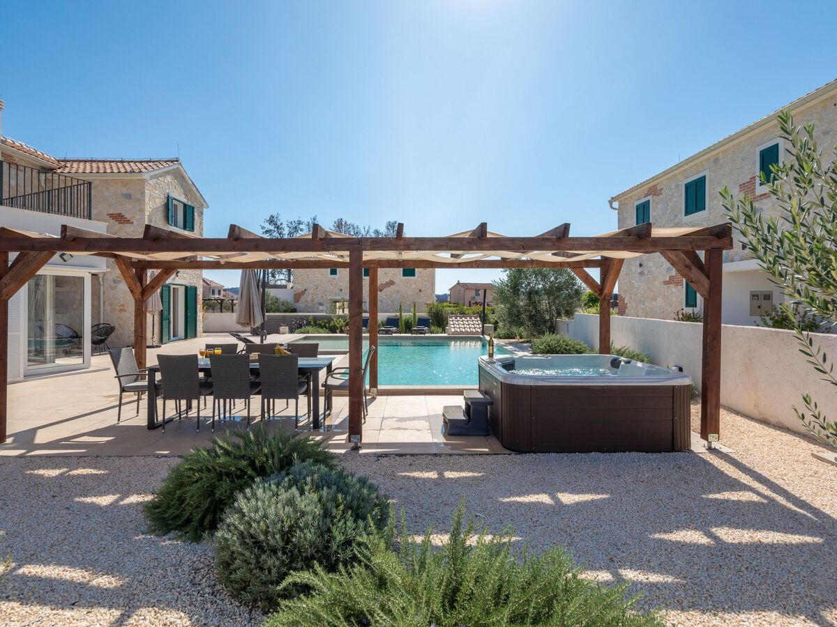 Villa Vallis, maison 8 pers. avec jacuzzi à Zaton - Photo 8
