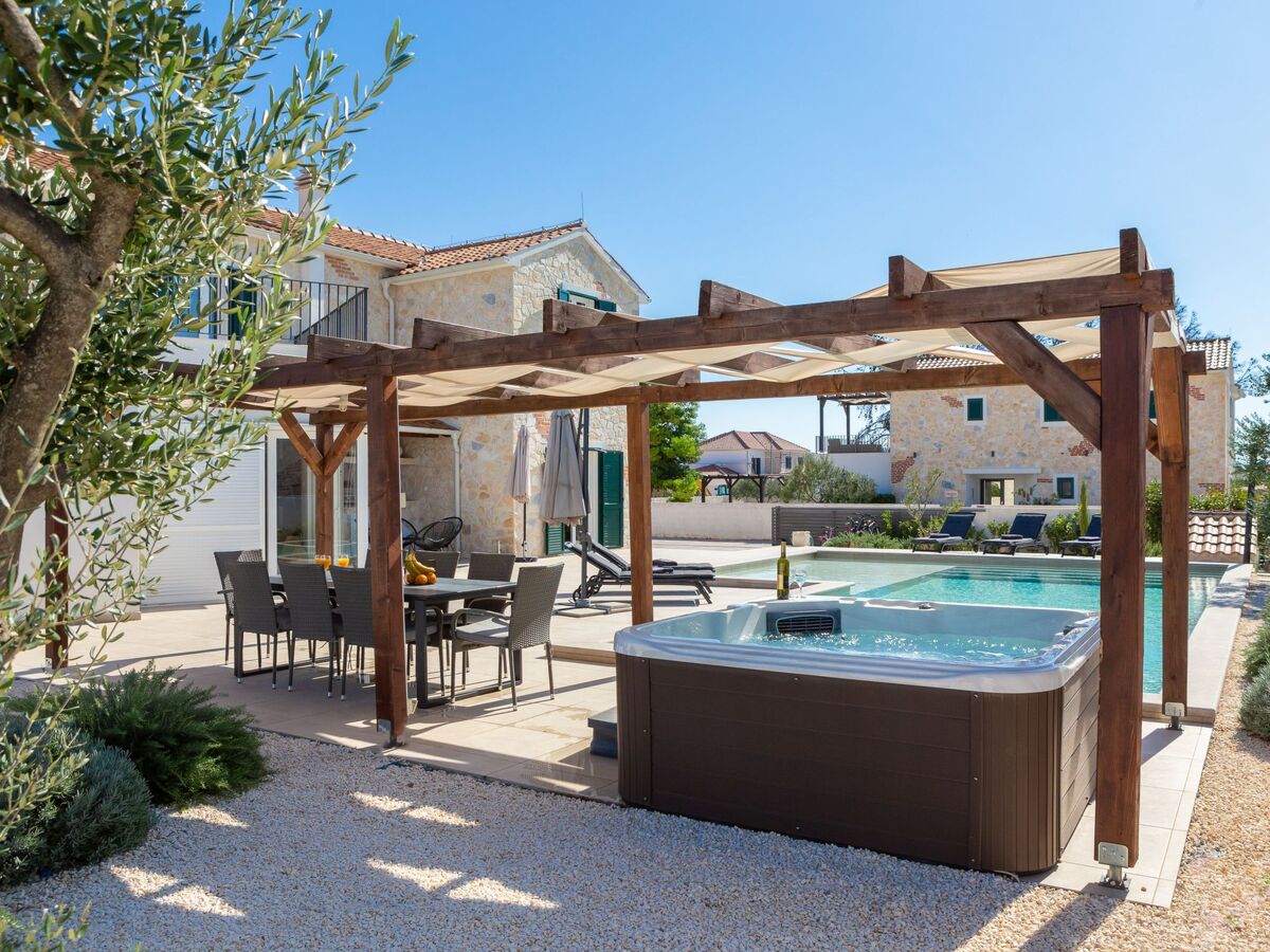 Villa Vallis, maison 8 pers. avec jacuzzi à Zaton - Photo 10