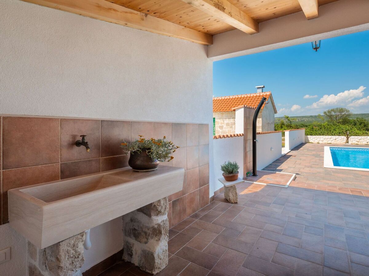Villa Dalmata à Skradin : piscine privée près du Parc Krka - Photo 8