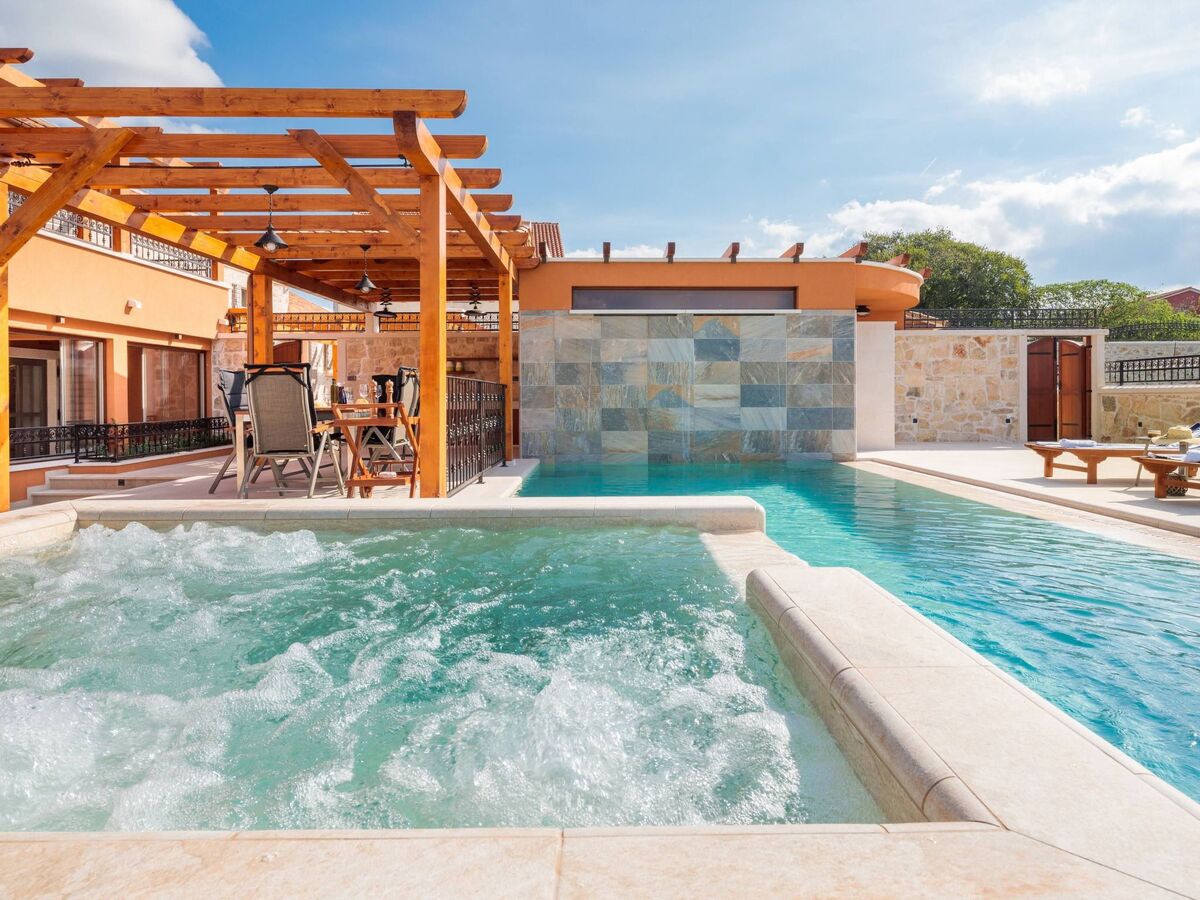 Villa Ivan à Skradin : maison avec piscine privée - Photo 1