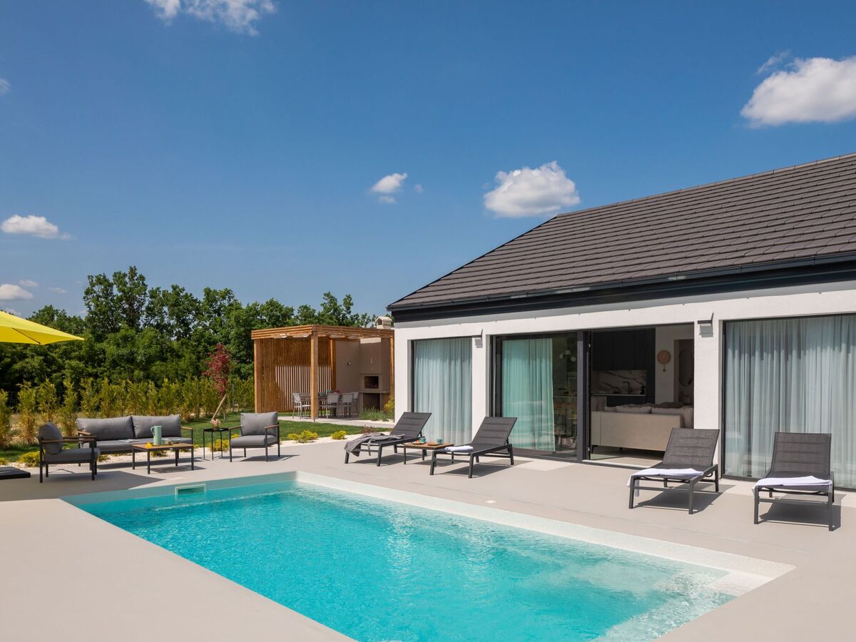 Villa Bandelli avec spa et piscine chauffée à Oklaj - Photo 50