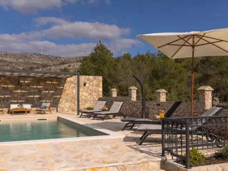 Villa FarAway – Maison 3 chambres avec piscine chauffée