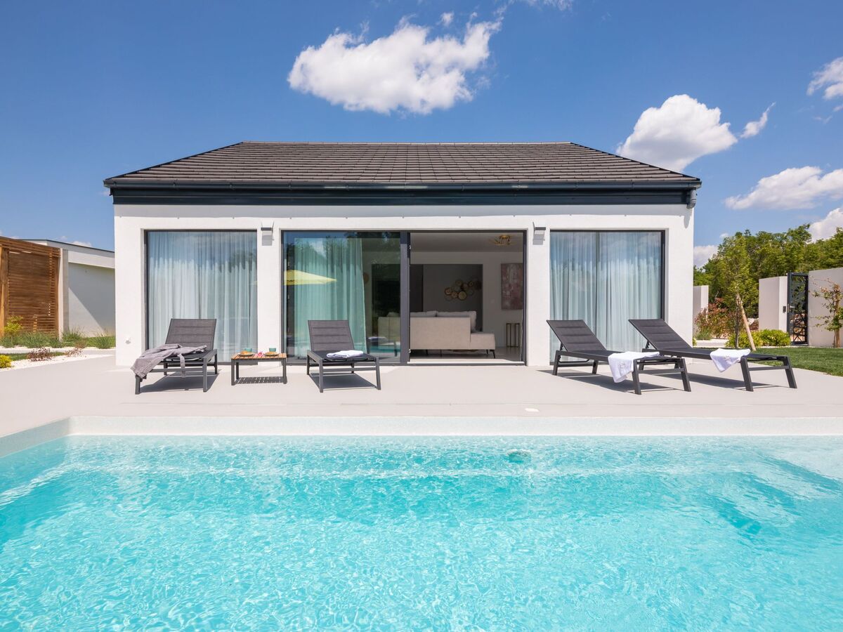 Villa Le in Oklaj – Maison avec piscine chauffée - Photo 2