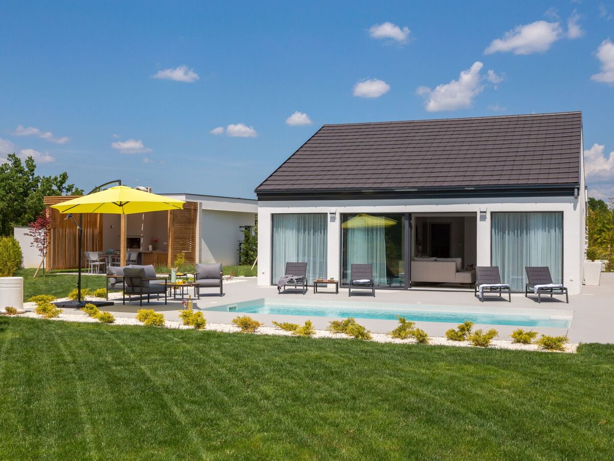 Villa Le in Oklaj – Maison avec piscine chauffée - Photo 8