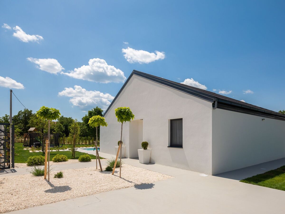Villa Le in Oklaj – Maison avec piscine chauffée - Photo 19