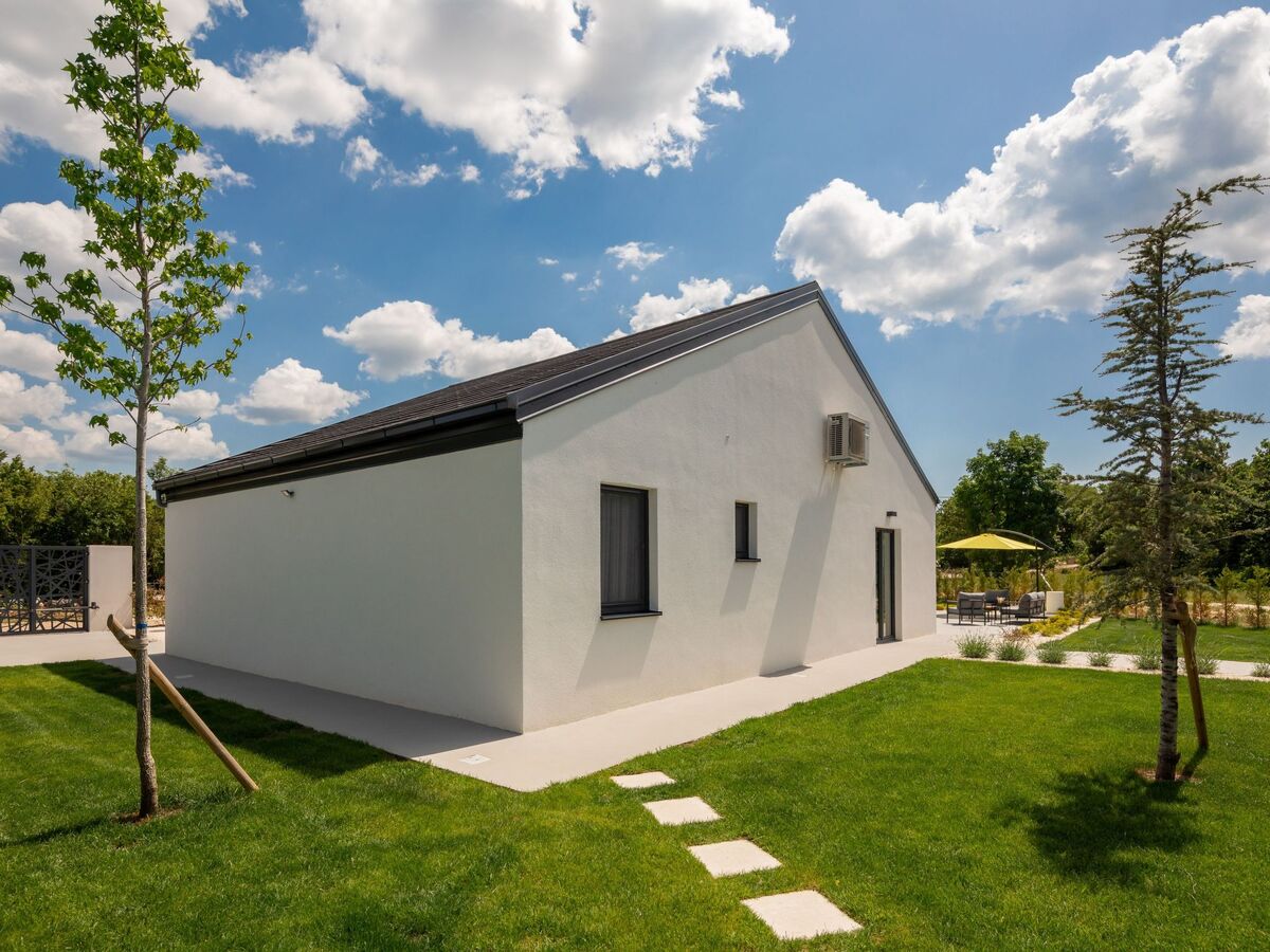 Villa Lu in Oklaj, maison avec piscine chauffée - Photo 6