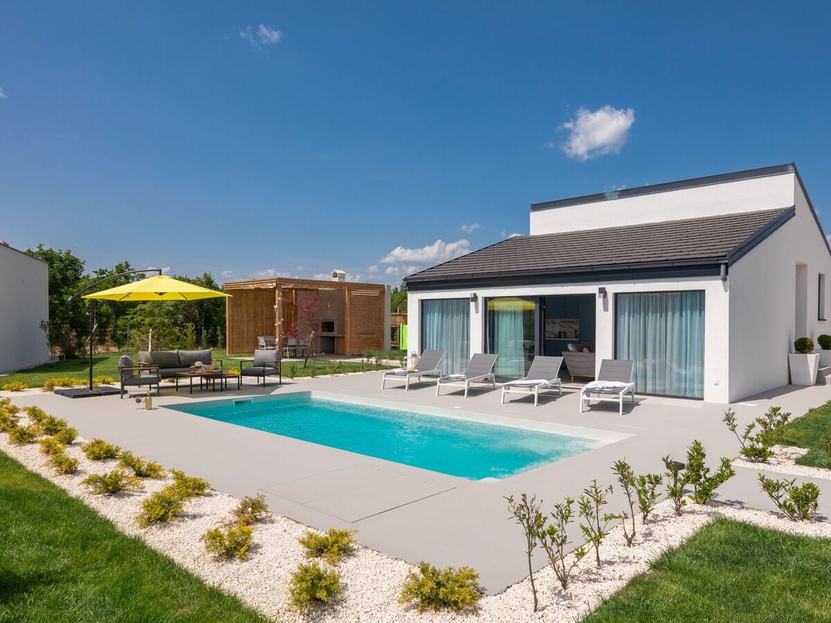 Villa Lu in Oklaj, maison avec piscine chauffée - Photo 10