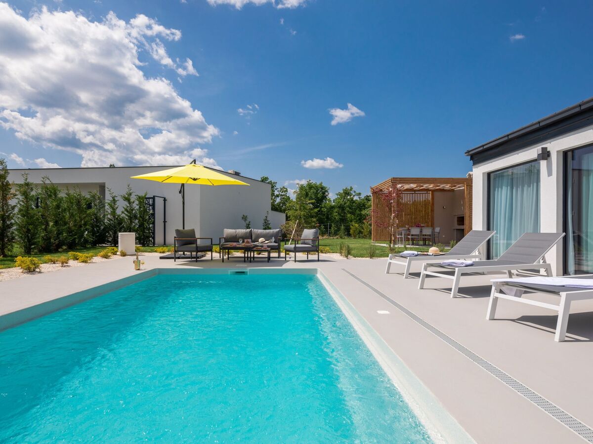 Villa Lu in Oklaj, maison avec piscine chauffée - Photo 11