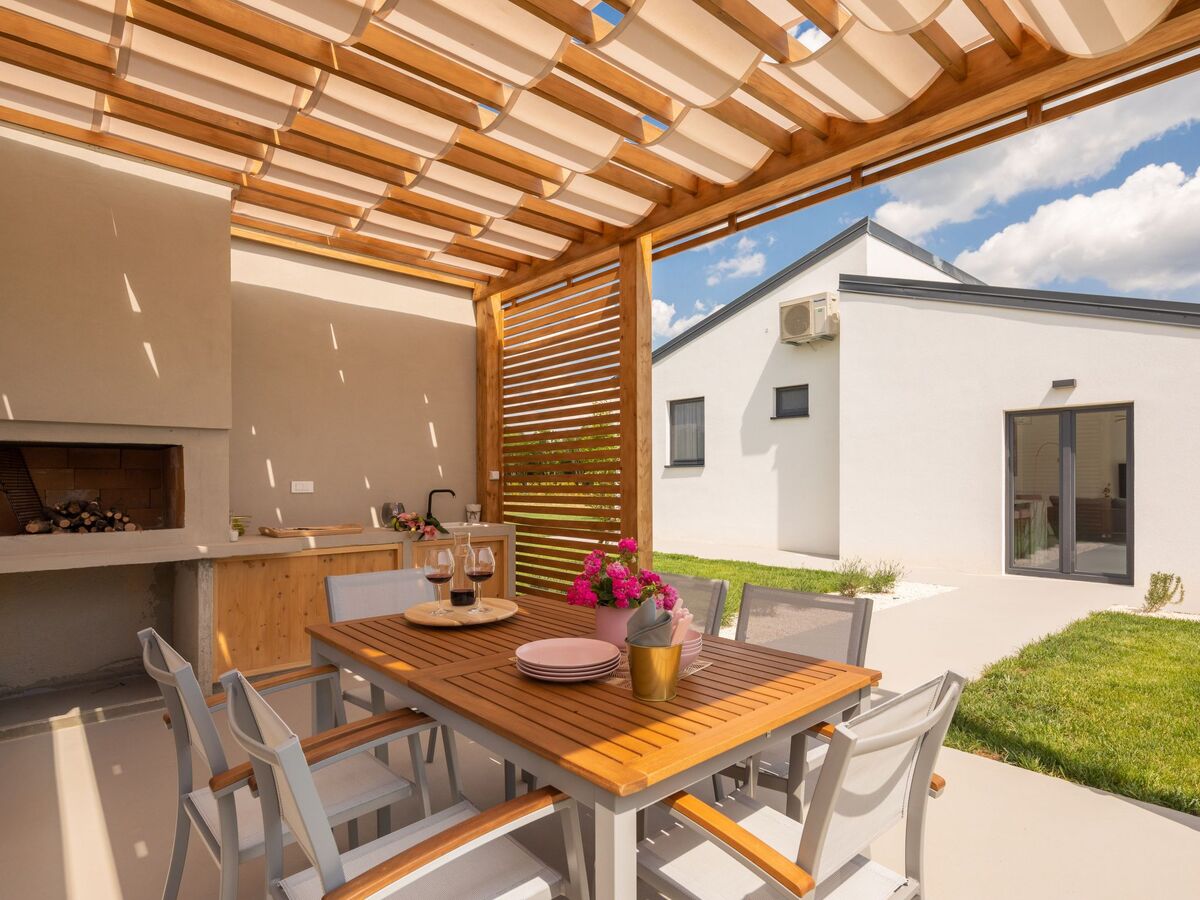 Villa Lu in Oklaj, maison avec piscine chauffée - Photo 25