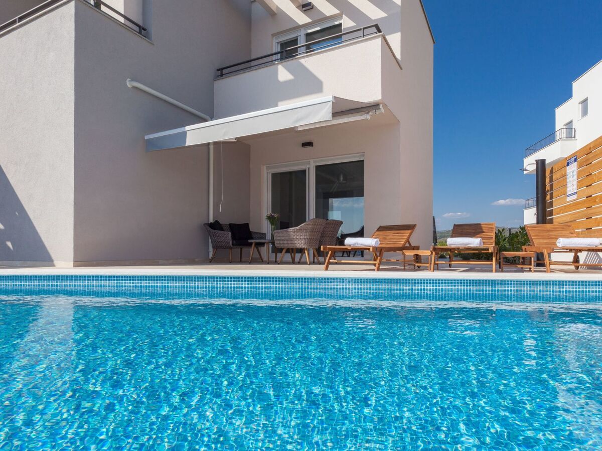 Villa Lomari : maison 12 personnes, piscine privée à Brodarica - Photo 4
