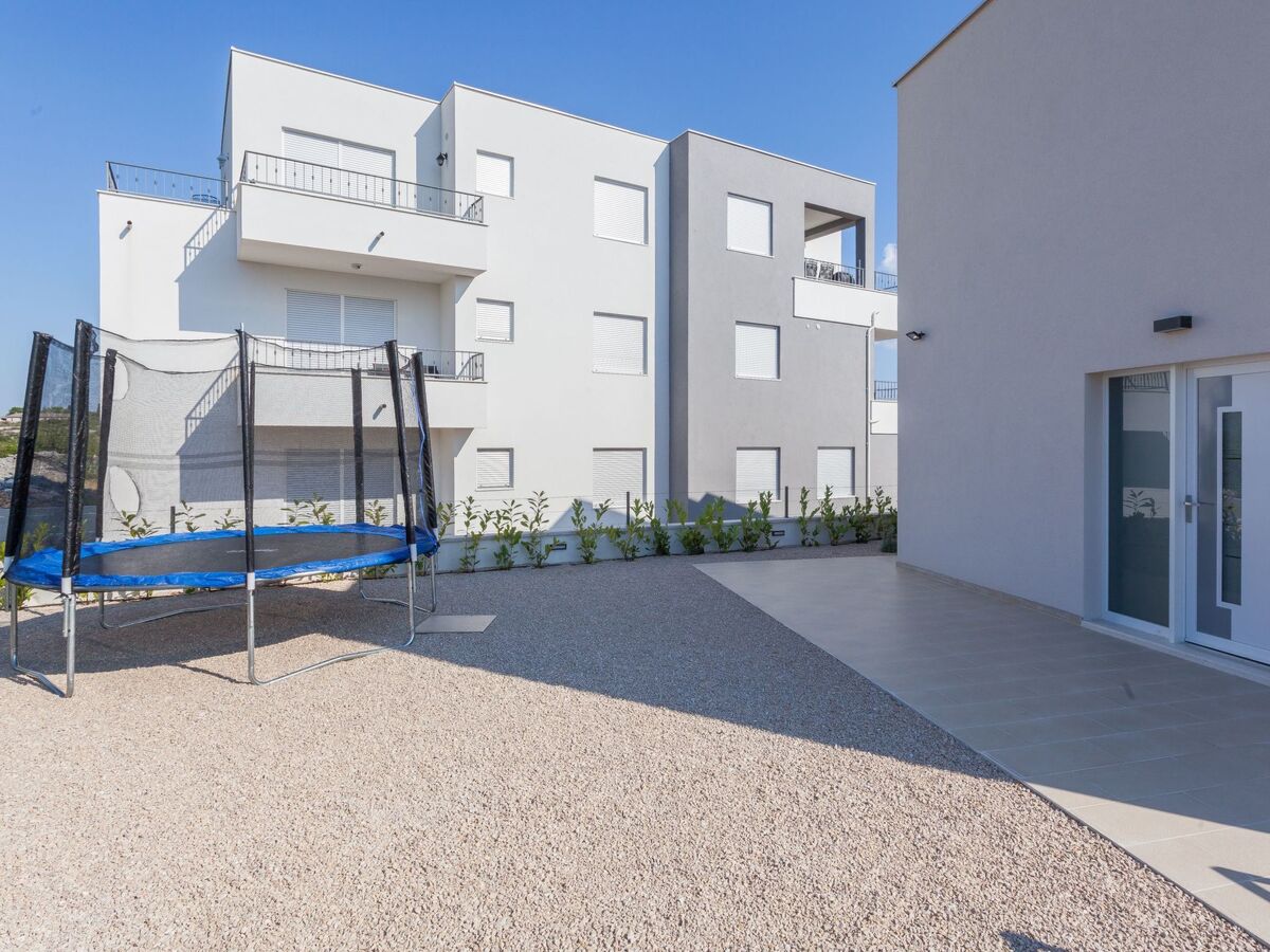 Villa Lomari : maison 12 personnes, piscine privée à Brodarica - Photo 9