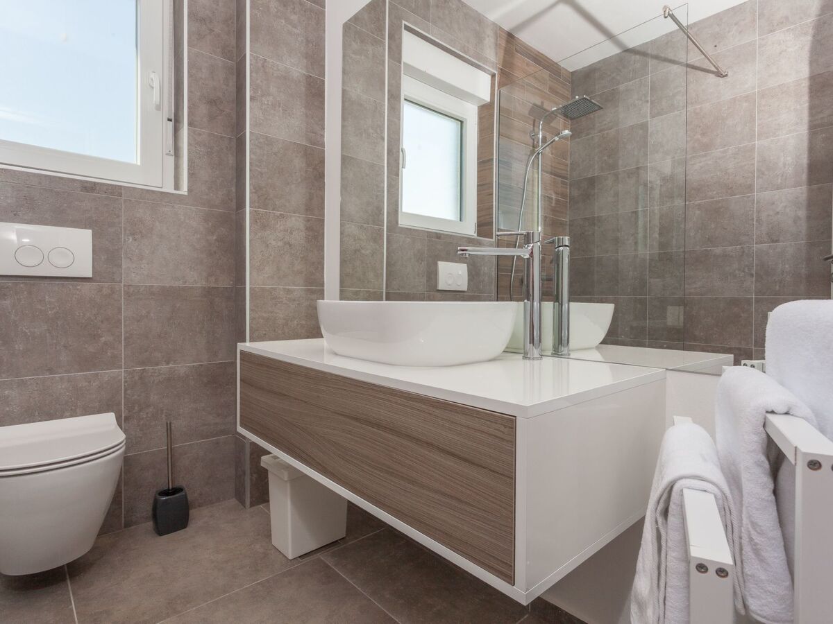 Villa Lomari : maison 12 personnes, piscine privée à Brodarica - Photo 42
