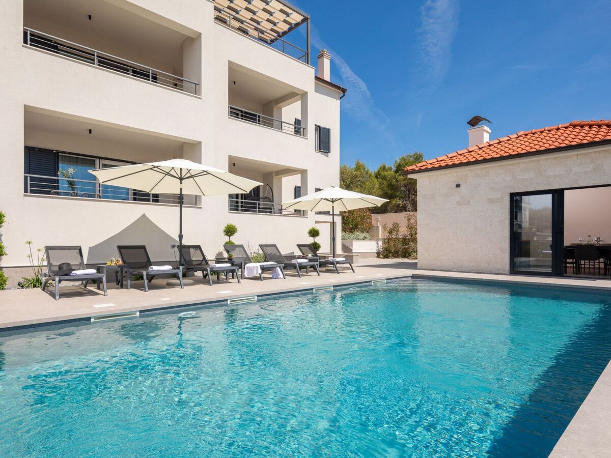 Villa Bianca Šibenik – Maison 12 pers., piscine chauffée, plage 50m - Photo 1