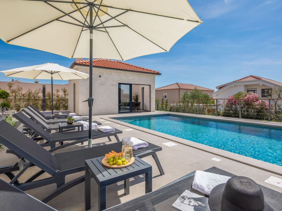 Villa Bianca Šibenik – Maison 12 pers., piscine chauffée, plage 50m - Photo 2