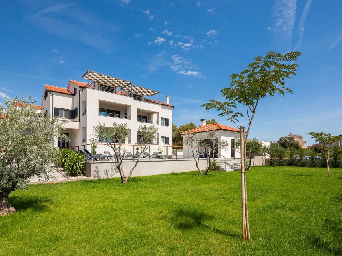 Villa Bianca Šibenik – Maison 12 pers., piscine chauffée, plage 50m - Photo 8