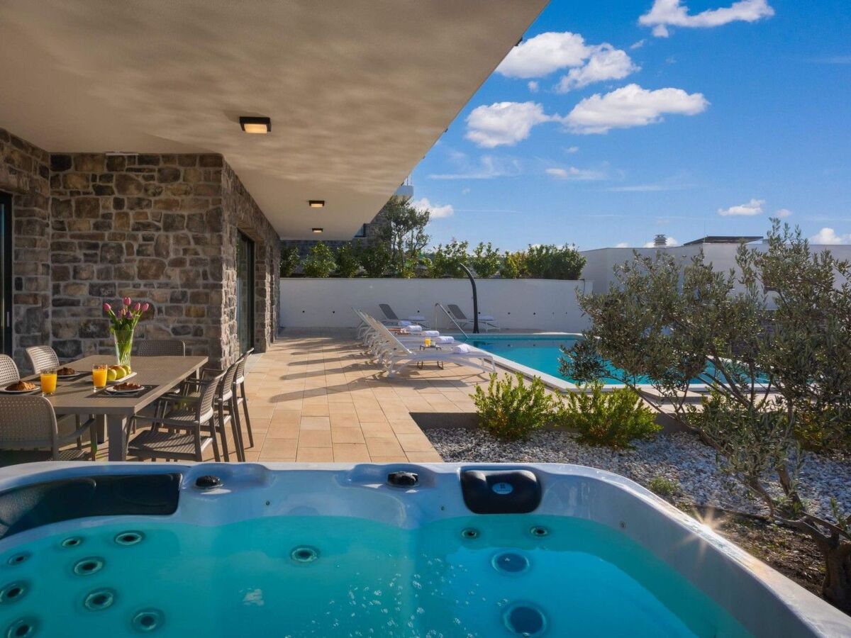 Villa Mattina : maison 10 personnes, piscine et sauna - Photo 1