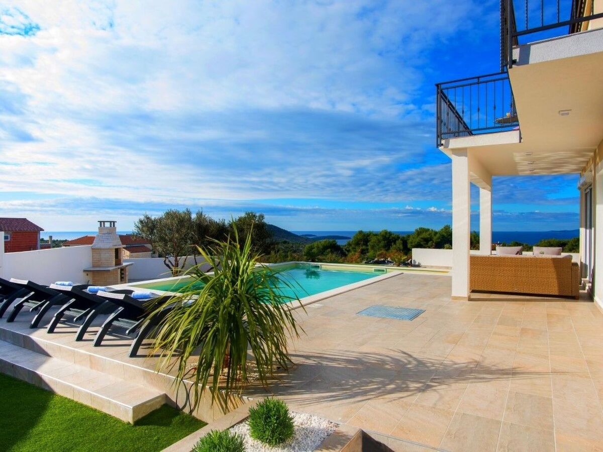 Villa Sky avec piscine privée à Primošten - Photo 1