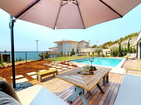 Villa Artemisia – Maison 10 pers., piscine chauffée, 50m de la mer