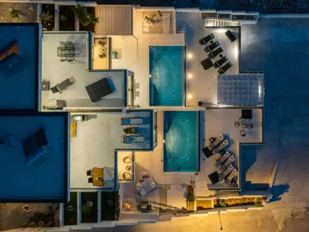 Maison avec piscine privée chauffée à Podorljak : photo 3