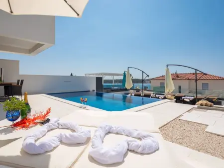 Maison avec piscine privée chauffée à Podorljak : photo 6