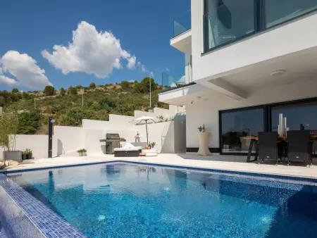 Maison avec piscine privée chauffée à Podorljak : photo 11