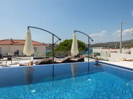 Maison avec piscine privée chauffée à Podorljak : photo 16