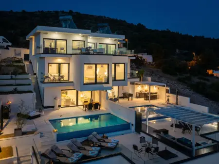 Maison avec piscine privée chauffée à Podorljak : photo 40