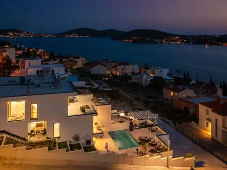 Maison avec piscine privée chauffée à Podorljak : photo 42