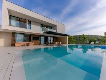 Villa Korina : maison 8 pers., piscine chauffée à Primošten