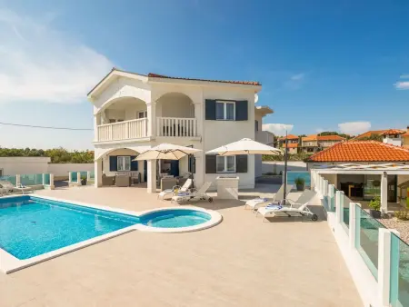 Villa Ivelja : maison 8 personnes avec piscine chauffée : photo 16