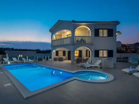 Villa Ivelja : maison 8 personnes avec piscine chauffée : photo 50