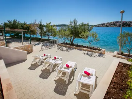 Villa Lori : maison 10 pers., plage à 5 m, piscine chauffée : photo 6