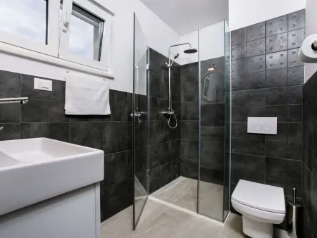 Villa Lori : maison 10 pers., plage à 5 m, piscine chauffée : photo 24