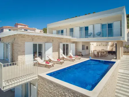 Villa Lori : maison 10 pers., plage à 5 m, piscine chauffée : photo 32
