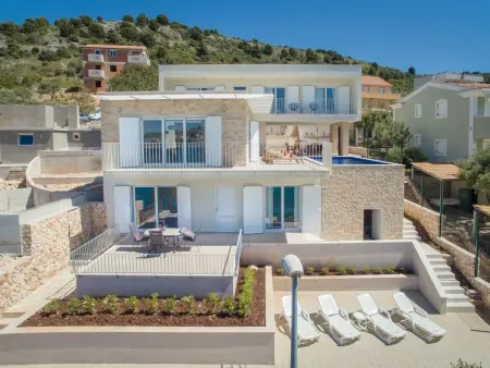 Villa Lori : maison 10 pers., plage à 5 m, piscine chauffée : photo 33