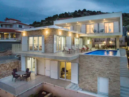 Villa Lori : maison 10 pers., plage à 5 m, piscine chauffée : photo 36