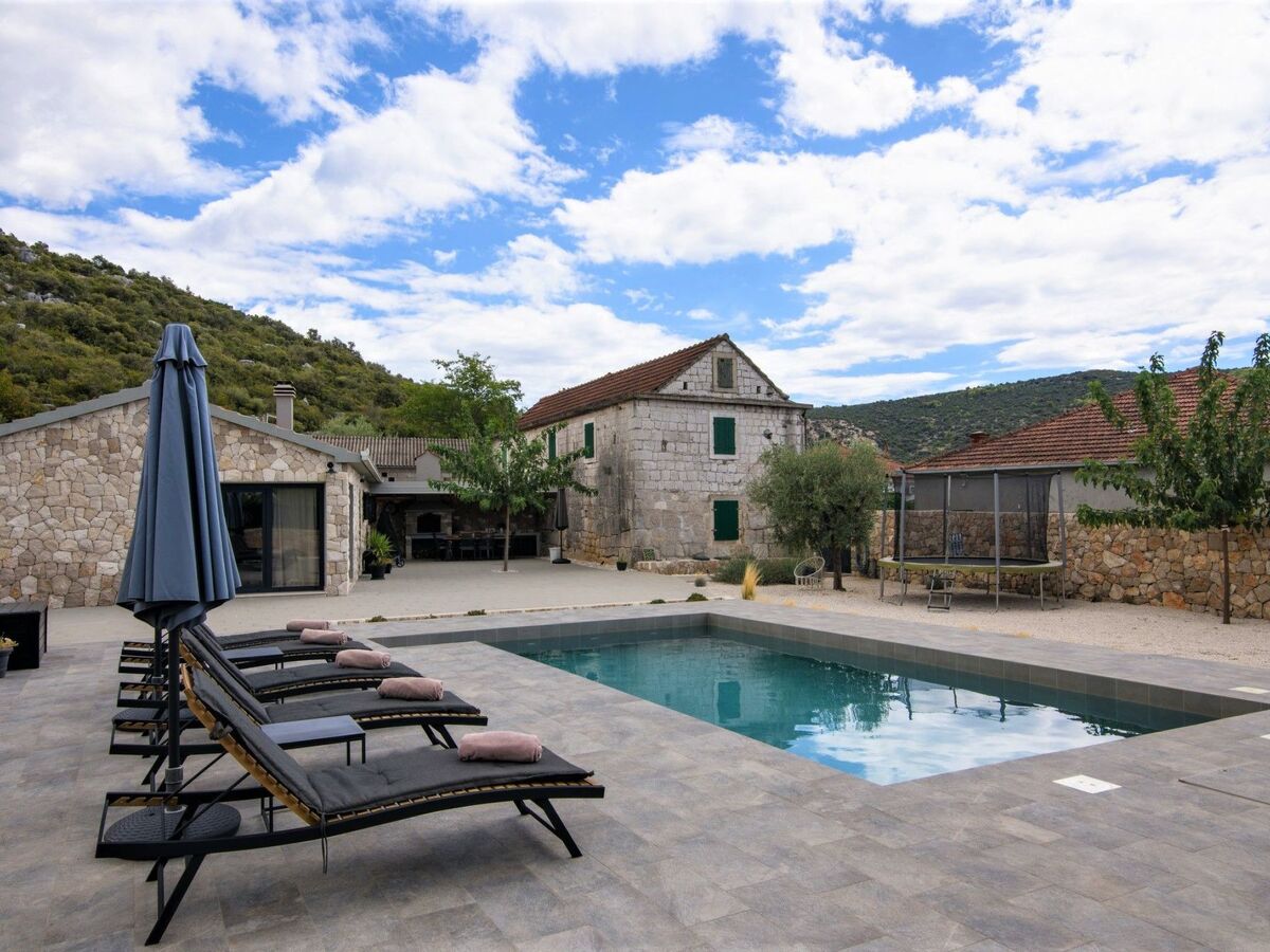 Villa Boslien : maison 1500 m² avec piscine près de Trogir - Photo 2